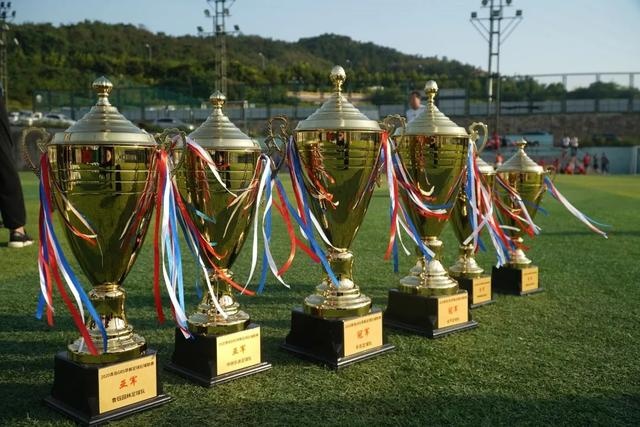 弗林50分活塞负老鹰 开拓者险胜黄蜂止10连败