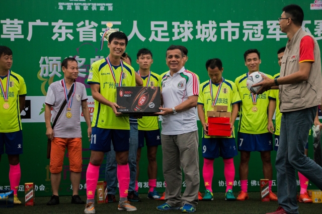 0-1落后活塞！解说：季后赛最差教练 没人能和阿特金森竞争了吧？